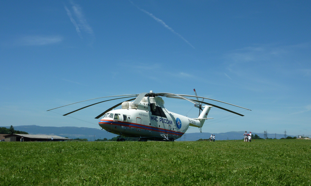 Ми-26, трава, небо, вертолёт