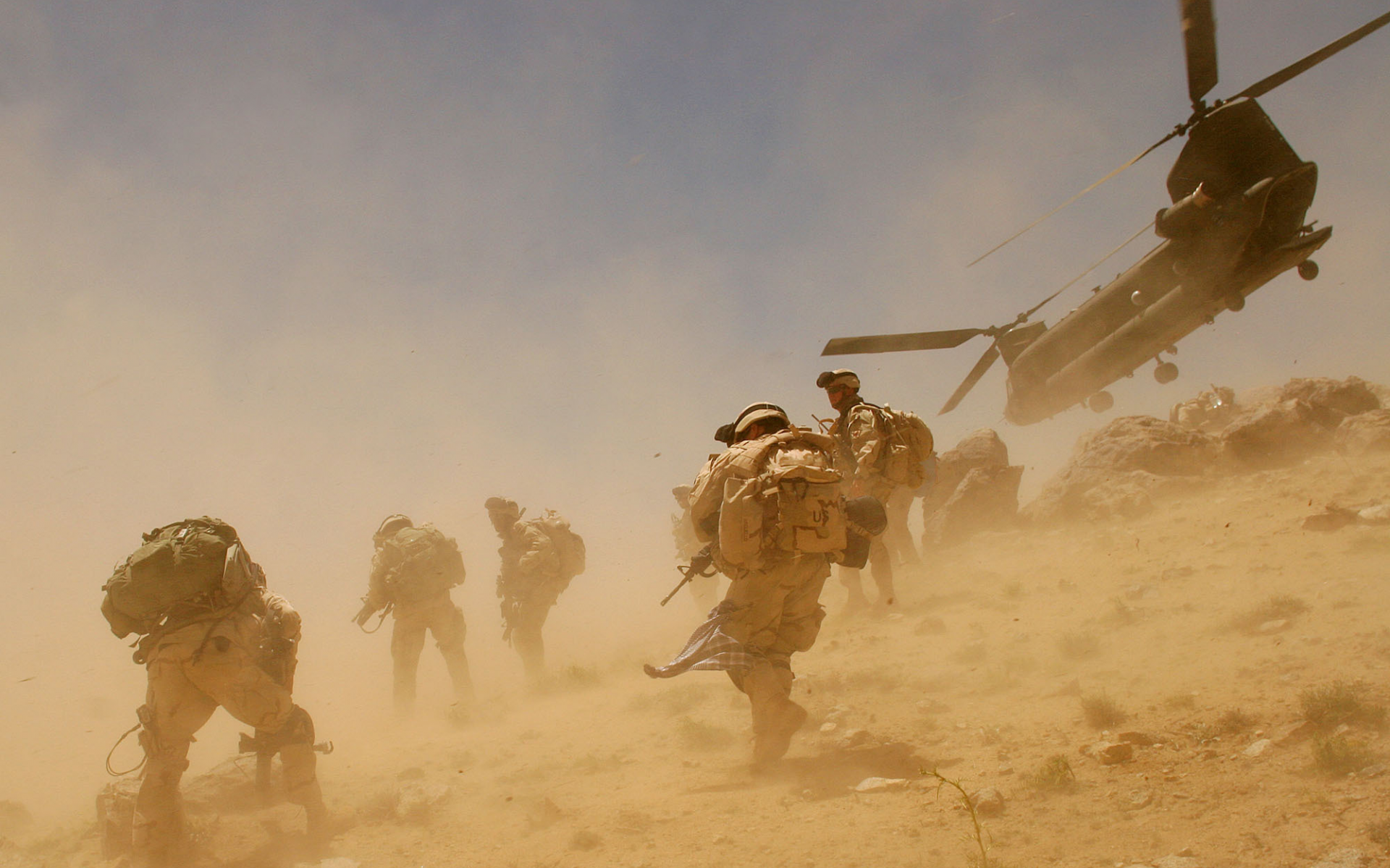 пыль, ветер, афганистан, вертолет, солдаты