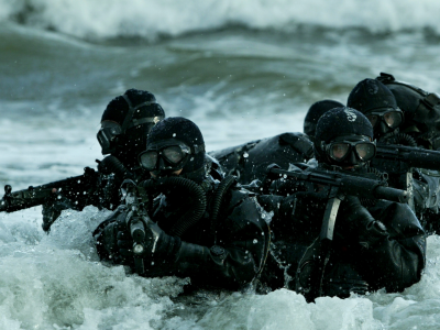 группа, боевые, автоматы, волны, пловцы, оружие, акваланг, морской спецназ, море, маска