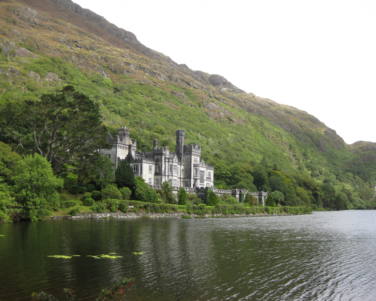 замок, горы, ирландия, kylemore, камни, озеро, зелень