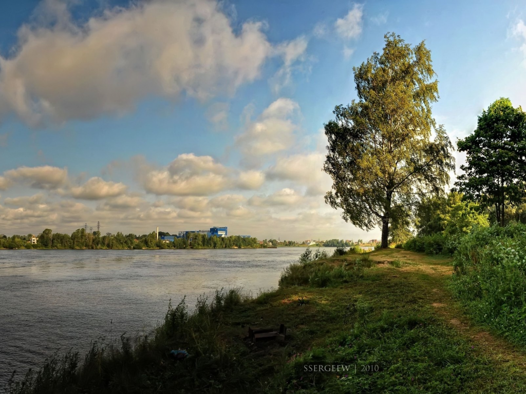 река, деревья, облака