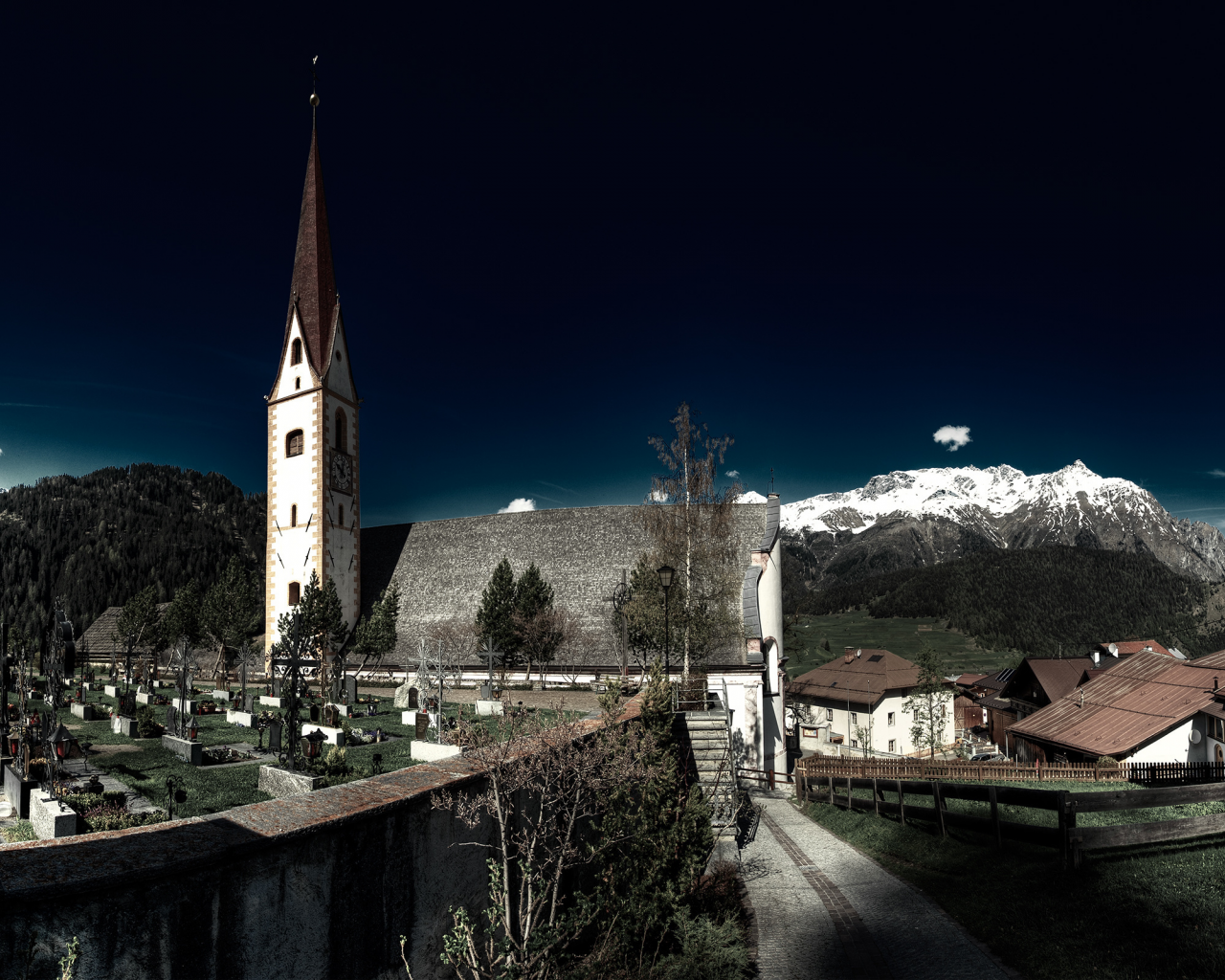 горы, деревня, церковь