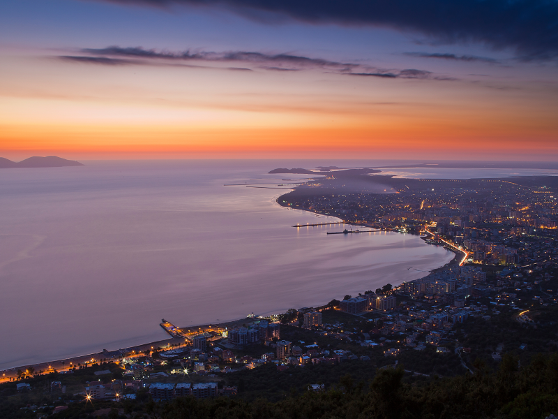 вечер, албания