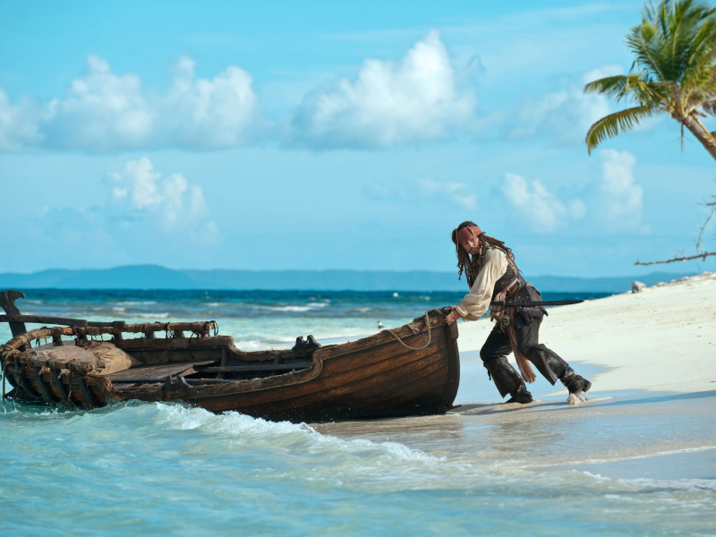 пираты карибского моря: на странных берегах, побережье, джонни депп, капитан джек воробей, лодка