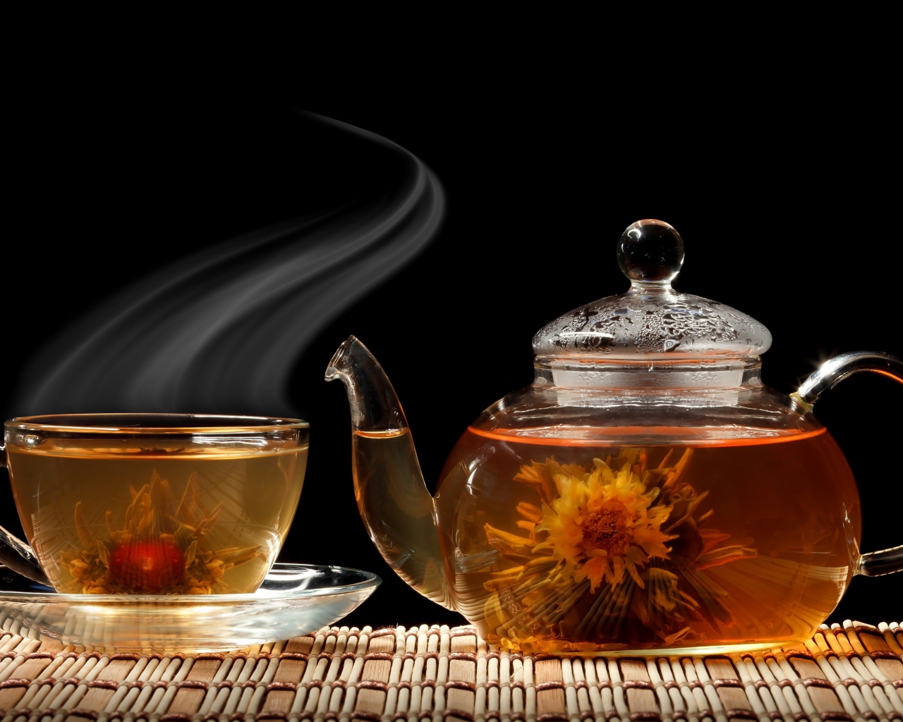 блюдце, черный фон, чайник, цветок, чашка, чай