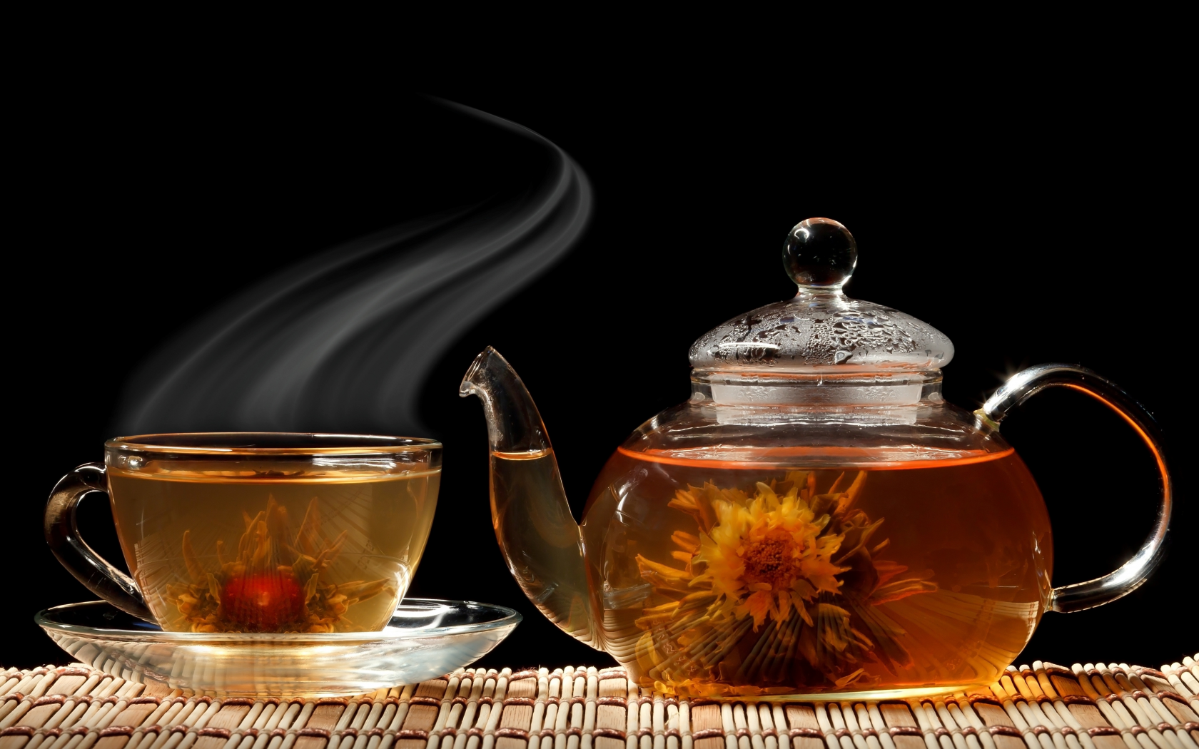 блюдце, черный фон, чайник, цветок, чашка, чай
