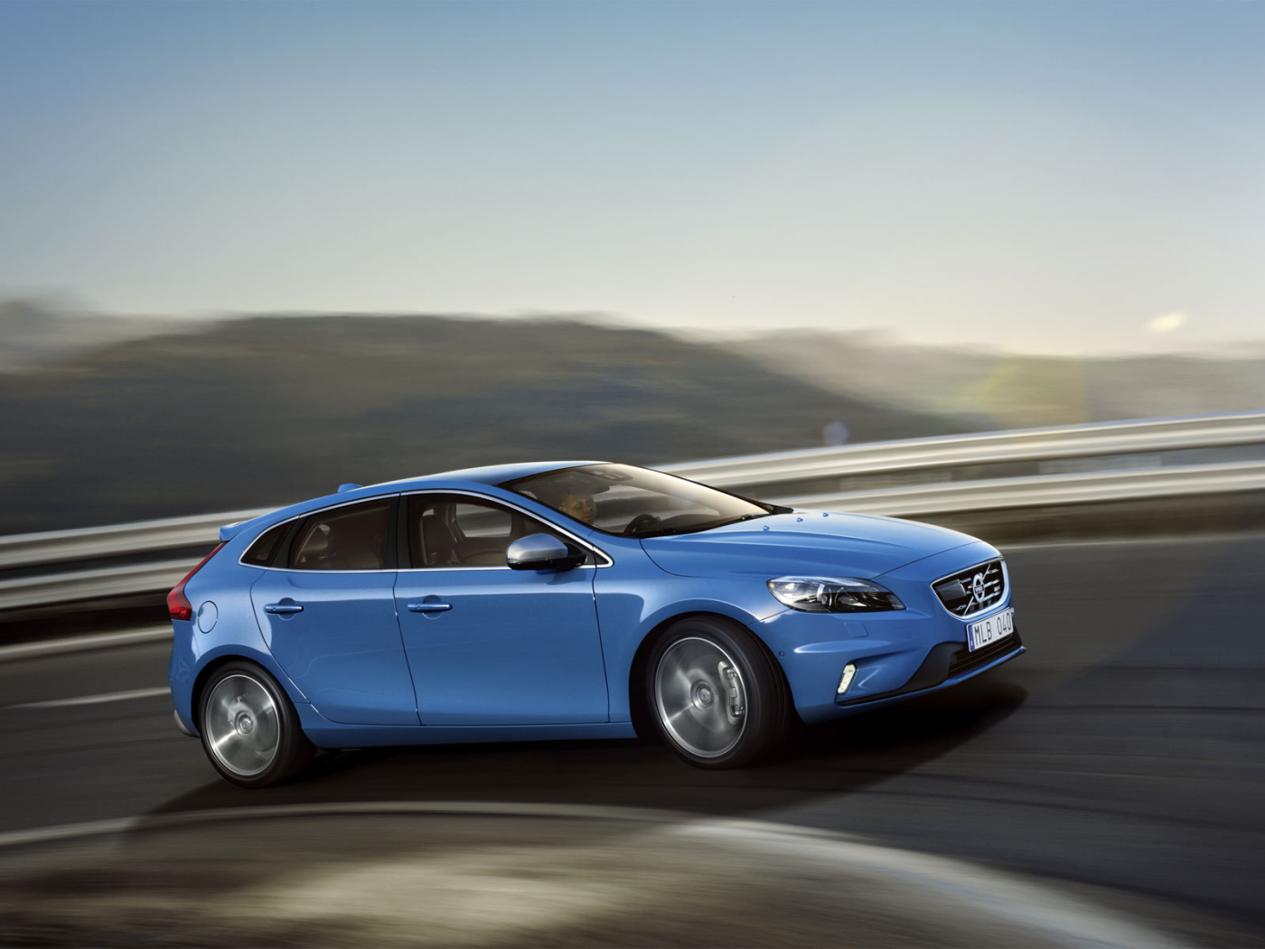 volvo, r-design, вольво, дорога, движение, v40