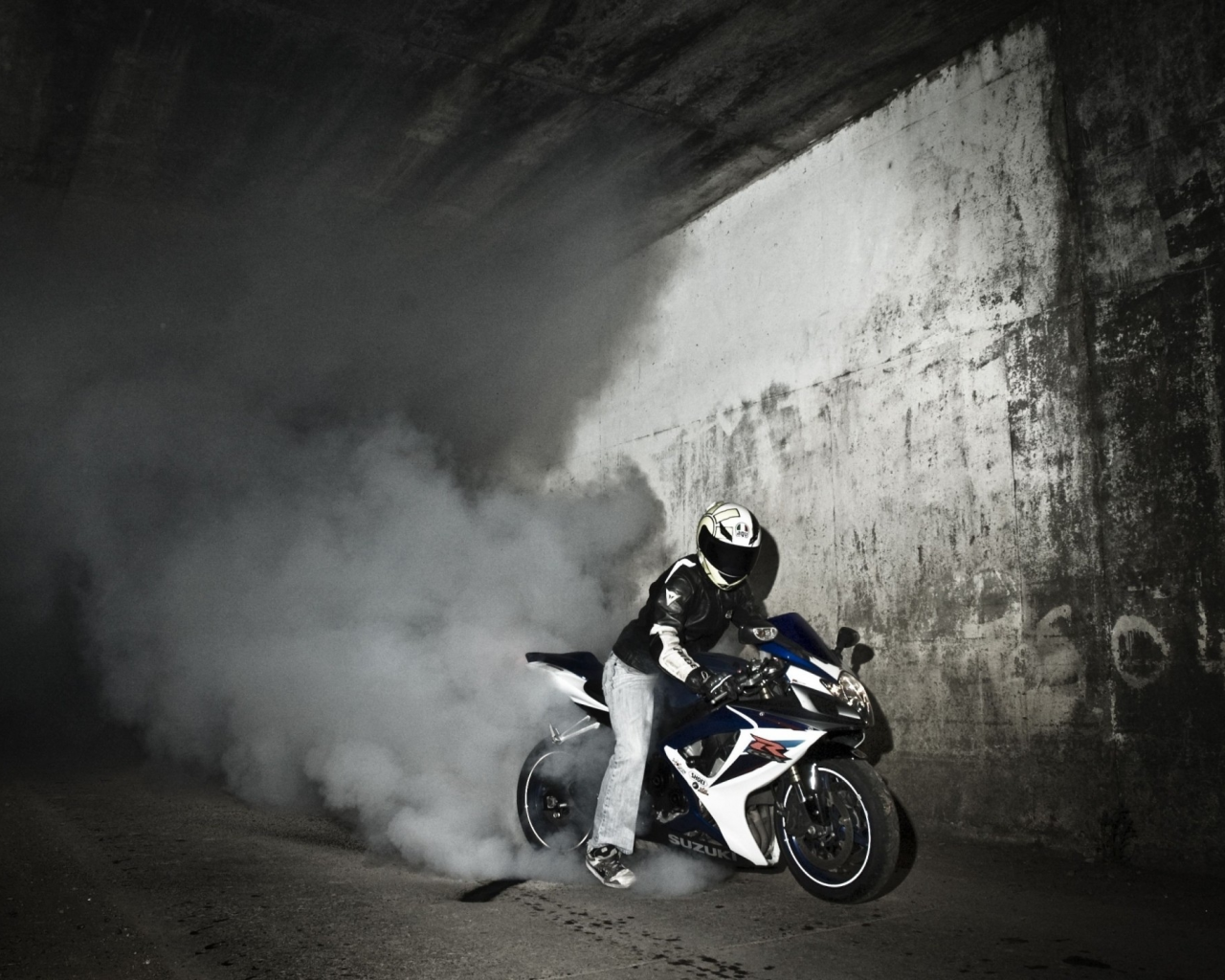 motorcycles, дым, burnout, мотоциклы, выгорание, Suzuki, smoke