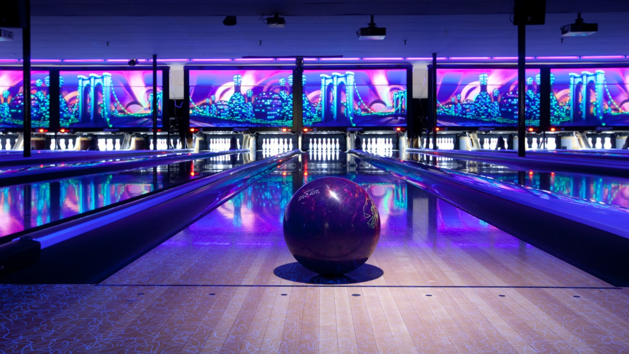 bowling lane, шар для боулинга, entertainment, боулинг, sports, спорт, bowling ball, развлечения, illuminated, освещение, bowling