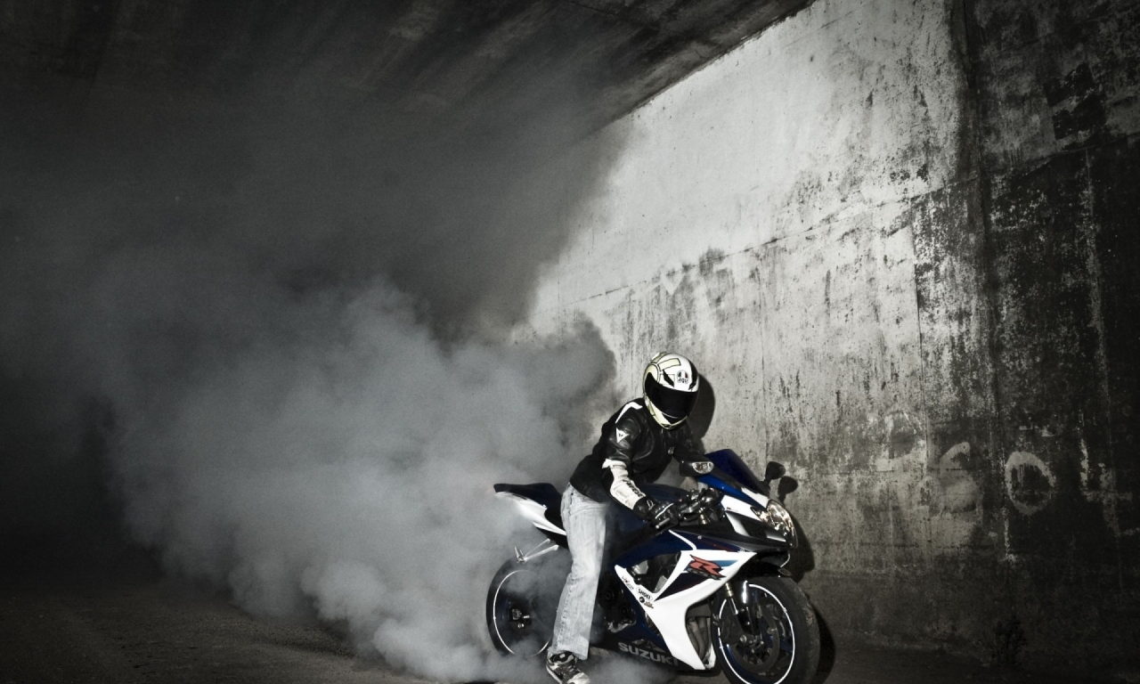 motorcycles, дым, burnout, мотоциклы, выгорание, Suzuki, smoke
