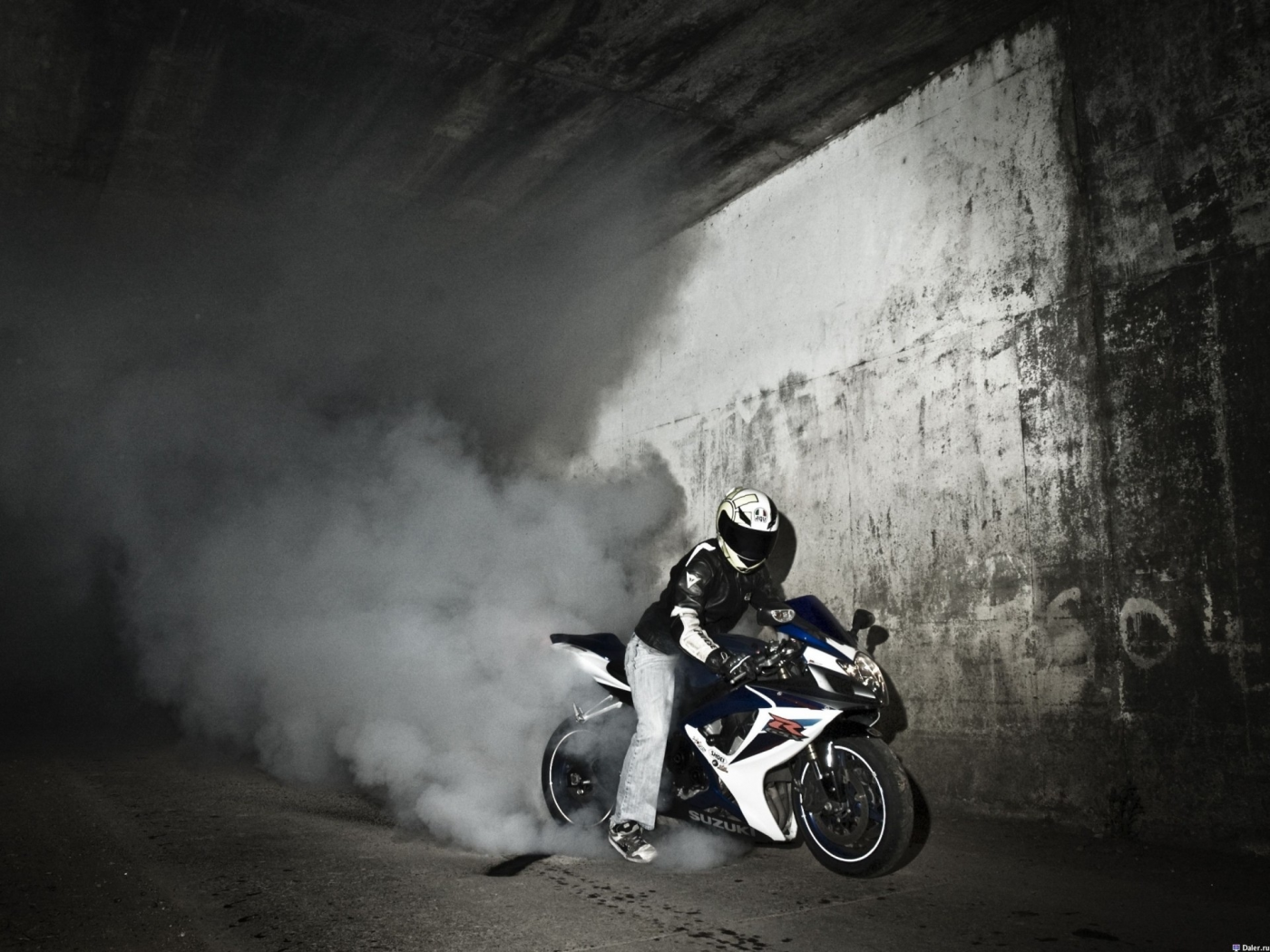 motorcycles, дым, burnout, мотоциклы, выгорание, Suzuki, smoke