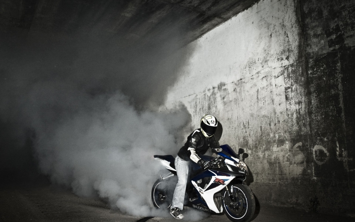 motorcycles, дым, burnout, мотоциклы, выгорание, Suzuki, smoke