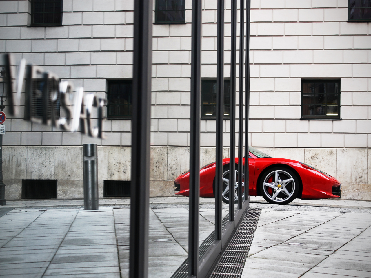 отражение, нос, Ferrari 458 italia, красная, город, феррари, дома