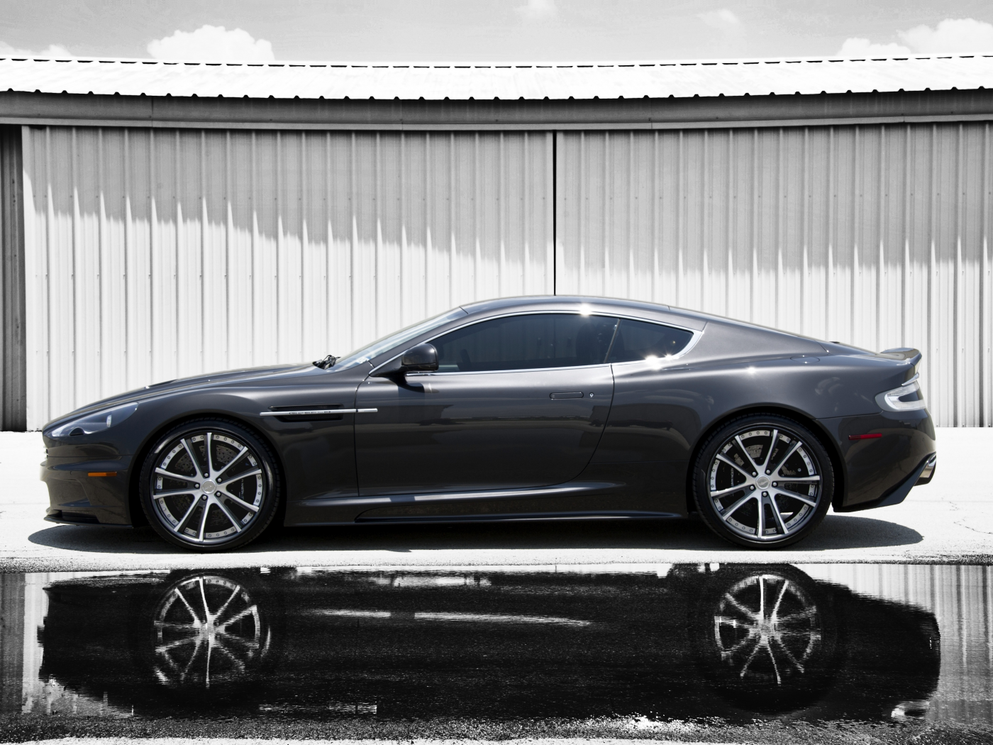 дбс, Aston martin, астон мартин, dbs, лужа, grey, серый, профиль