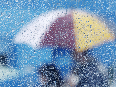 капли, фон, стекло, обои, зонтик, Разное, вода. дождь
