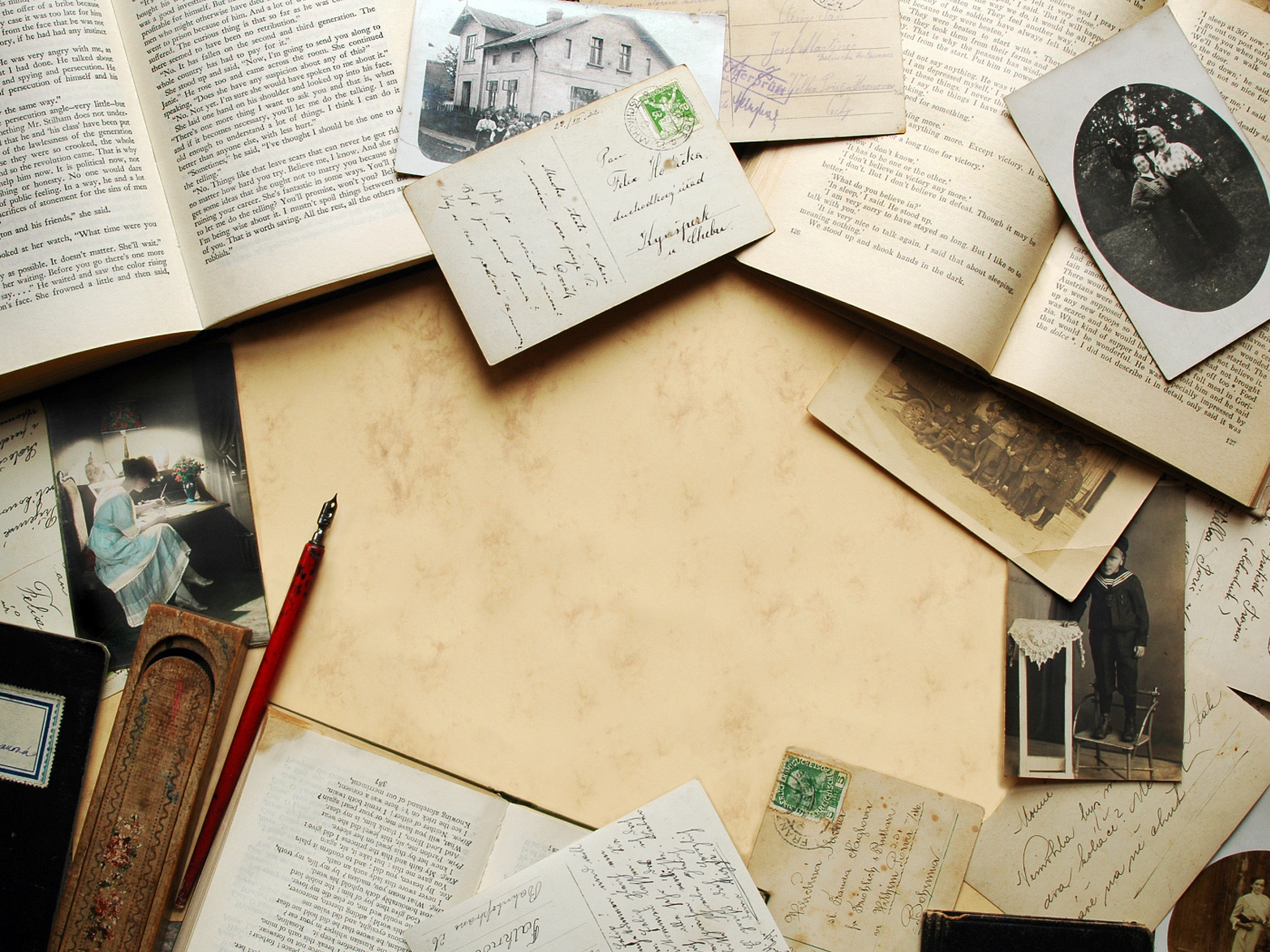 книга, Стол, старые фотографии, бумага, письма