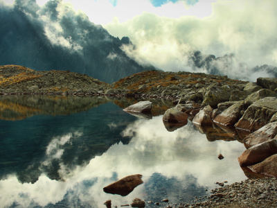 скалы, отражение, горы, камни, Озеро, облака, туман