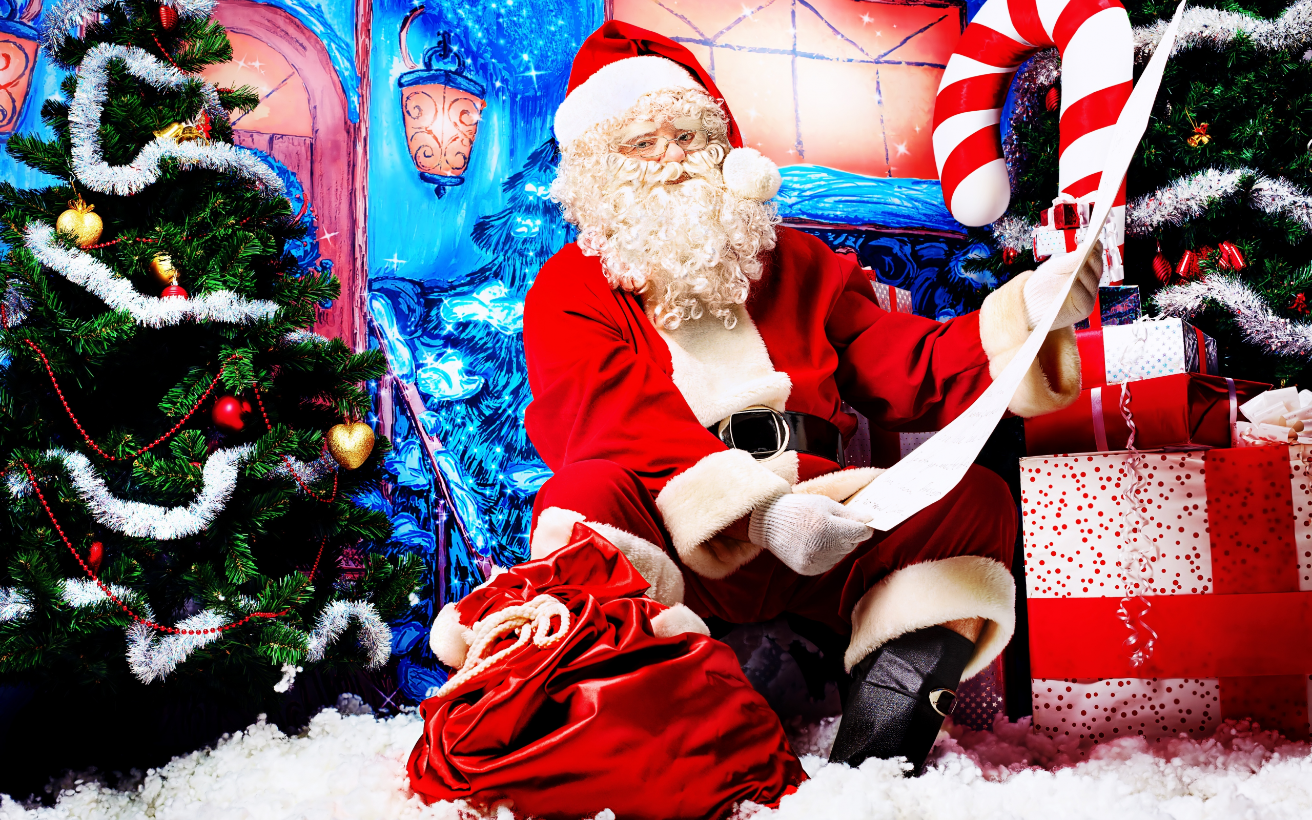 Дед мороз, дверь, список, взгляд, подарки
