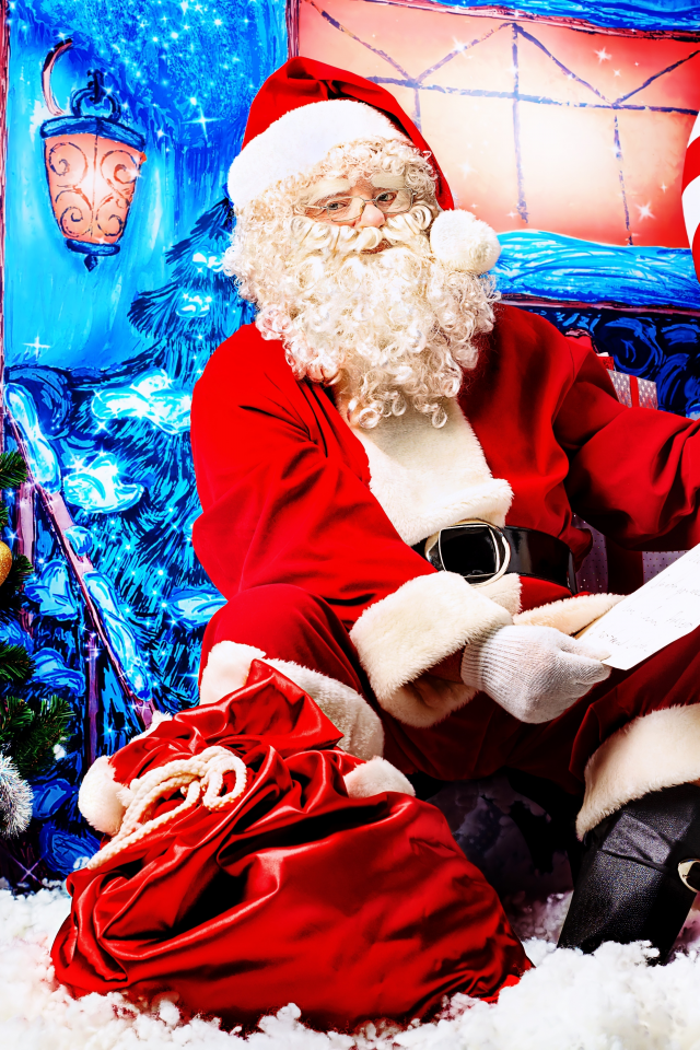 Дед мороз, дверь, список, взгляд, подарки