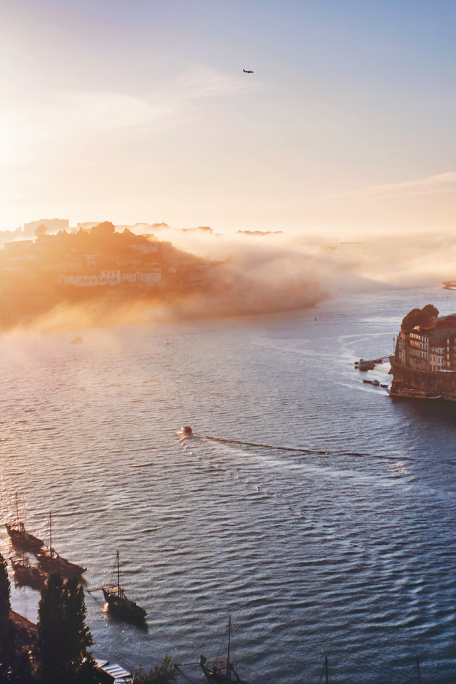 Порто, португалия, туман, утро, река