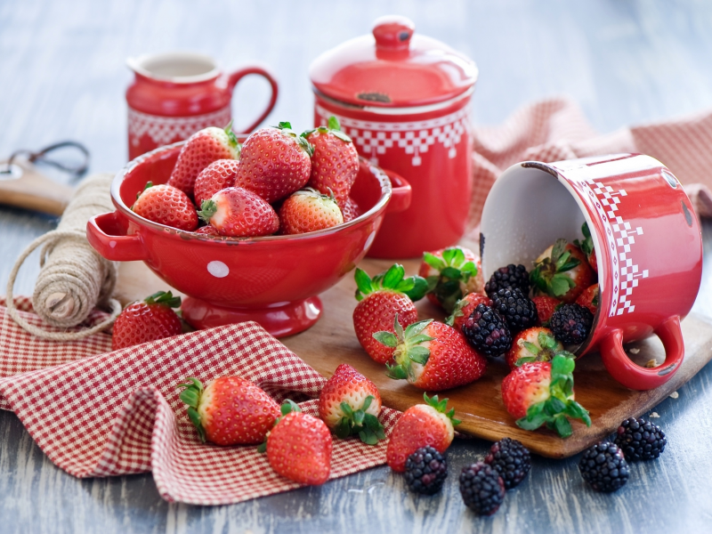 ежевика, Клубника, лето, посуда, ягоды