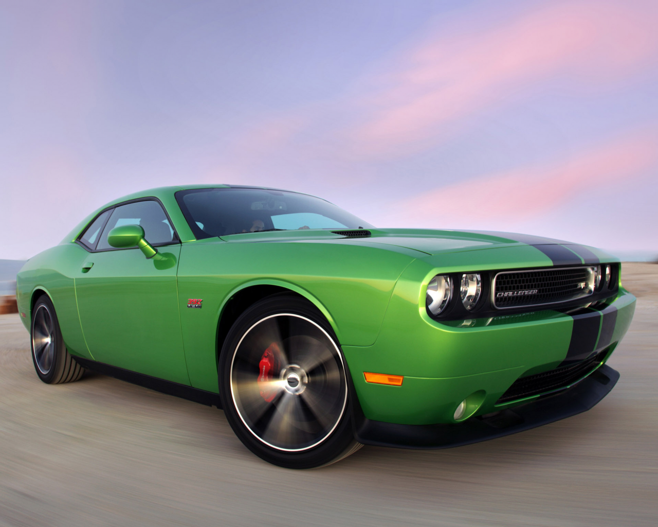 dodge, car, srt8, скорость, зеленый, облака, небо, challenger, 392 hemi, дорога, додж, muscle, авто