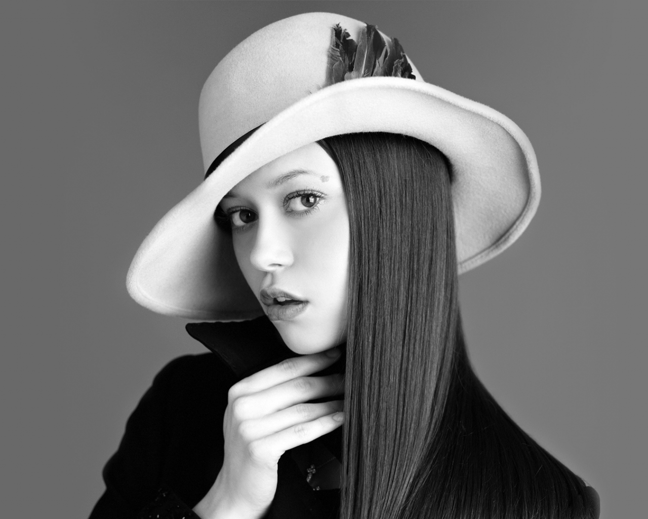 hat, саммер глау, summer glau, black and white, actress