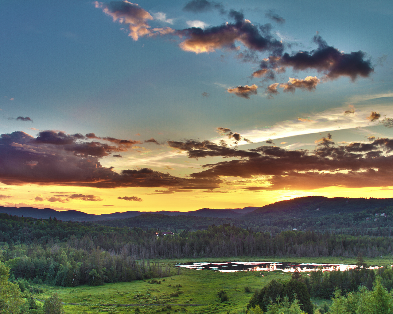 sky, 2560x1600, sun, лес, озеро, forest, trees, clouds, природа, nature, пейзаж, облака, summer, mountains, горы, landscape, закат, деревья, lake, sunset, небо, солнце, лето