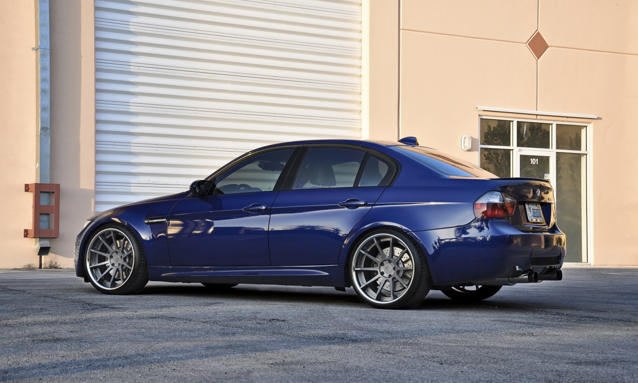 bmw m3 e90, дом, асфальт