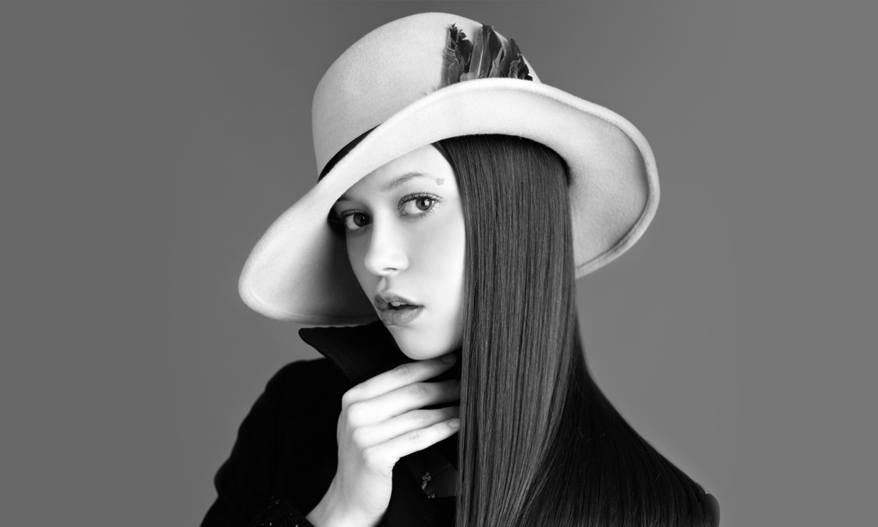hat, саммер глау, summer glau, black and white, actress
