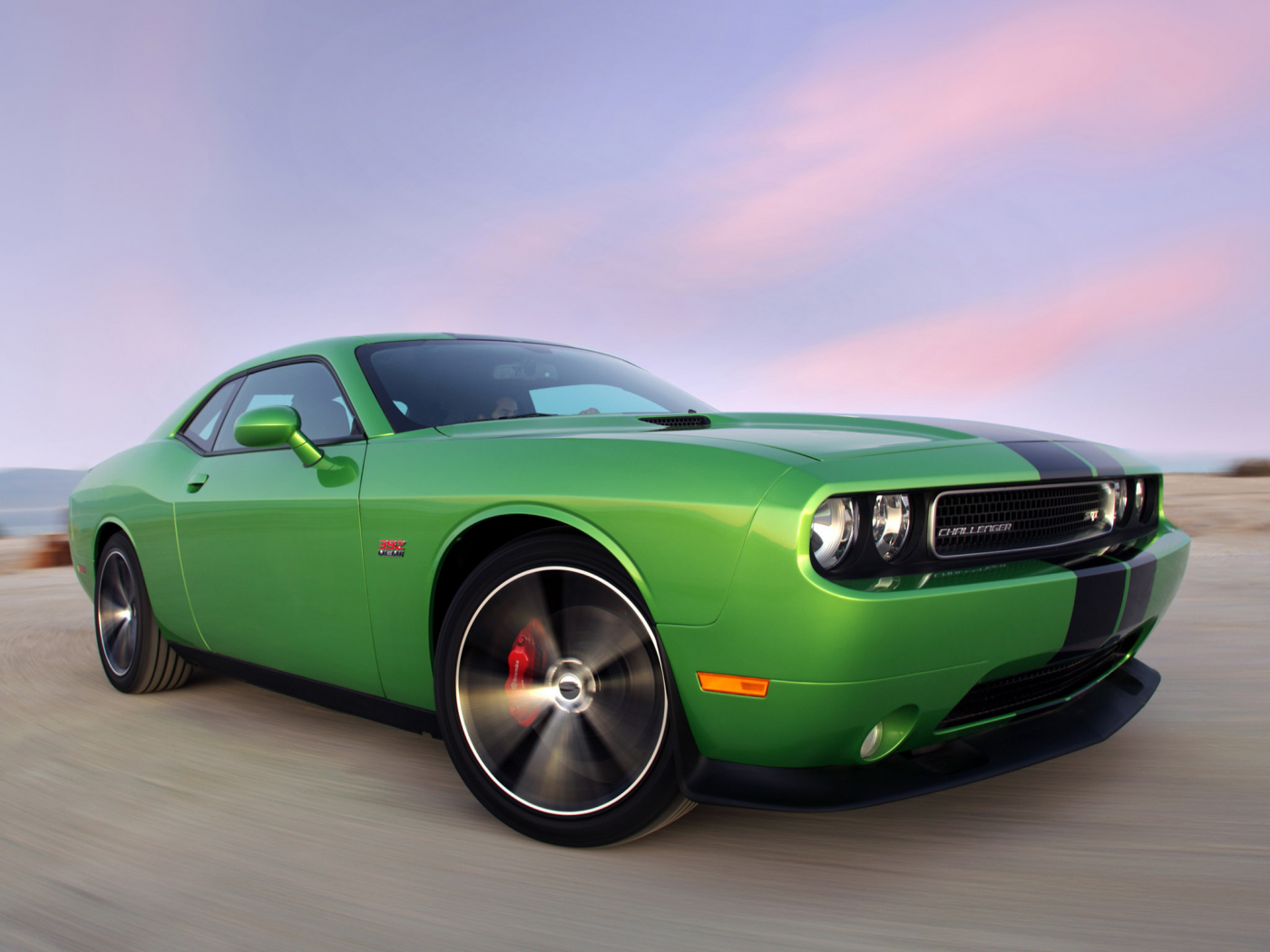 dodge, car, srt8, скорость, зеленый, облака, небо, challenger, 392 hemi, дорога, додж, muscle, авто