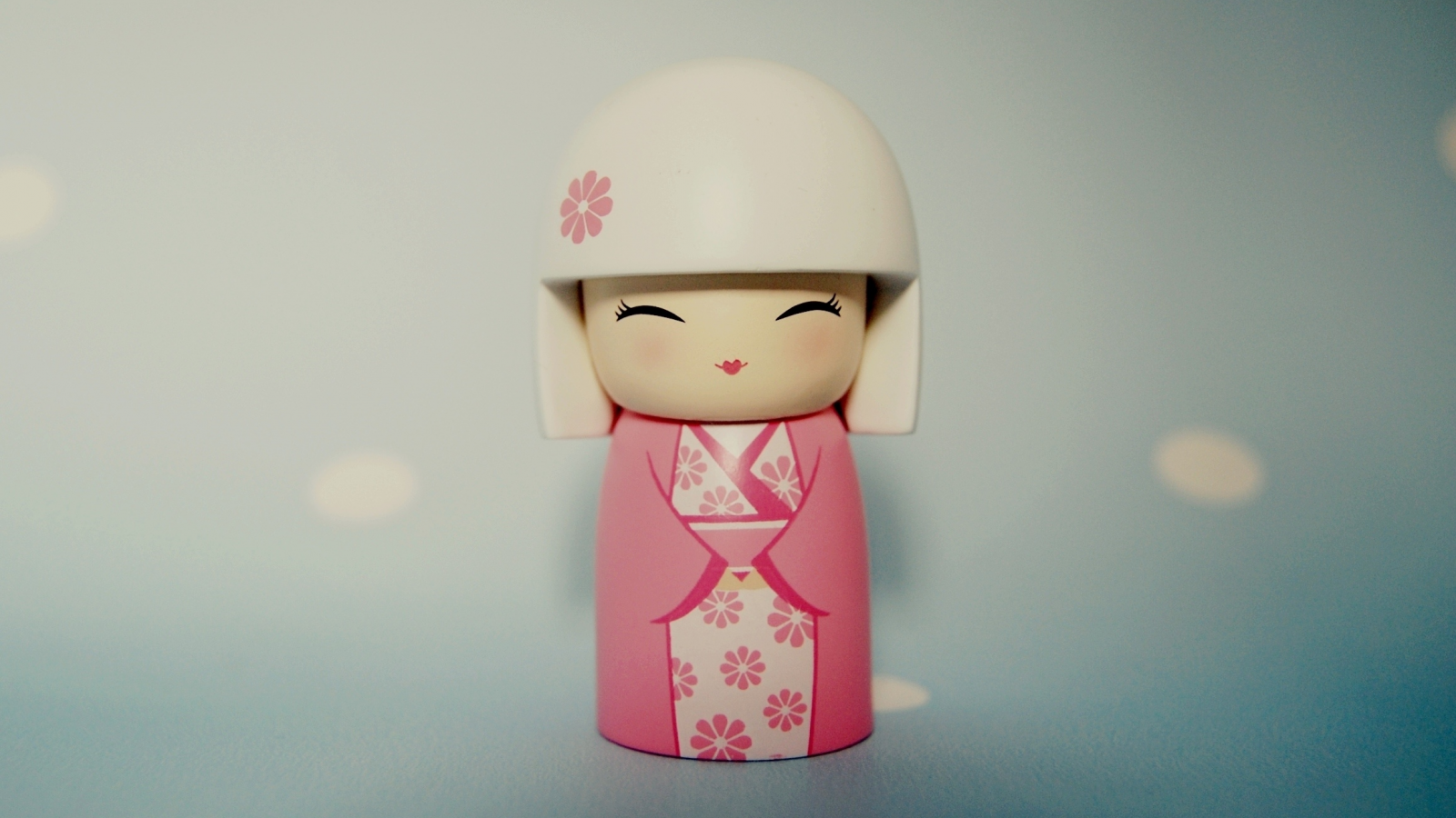 кимоно, макро, японка, картинки, девочка, игрушка, настроение, wallpapers, kayo, фото, улыбка, фигурка, фон, обои