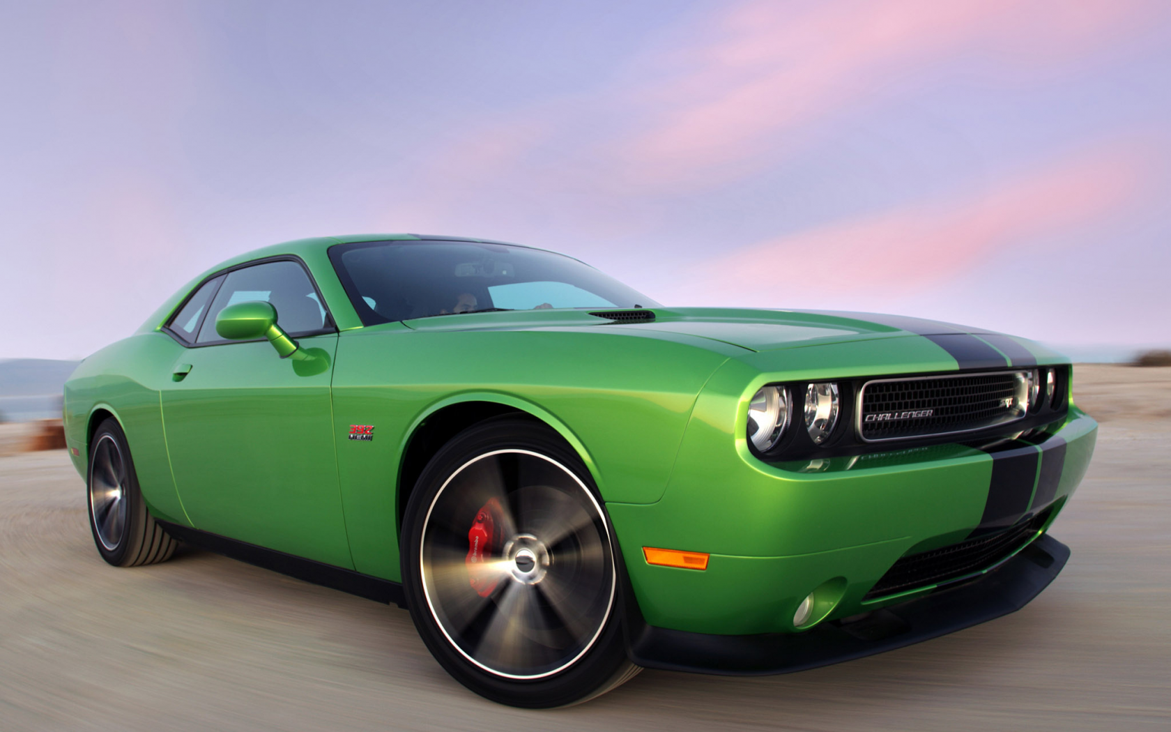 dodge, car, srt8, скорость, зеленый, облака, небо, challenger, 392 hemi, дорога, додж, muscle, авто