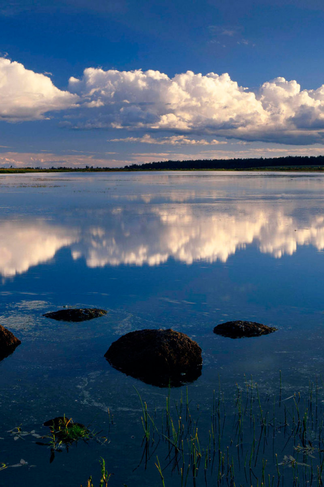 камни, деревья, фото, трава, озеро, природа, лес, облака, вода, небо, отражение