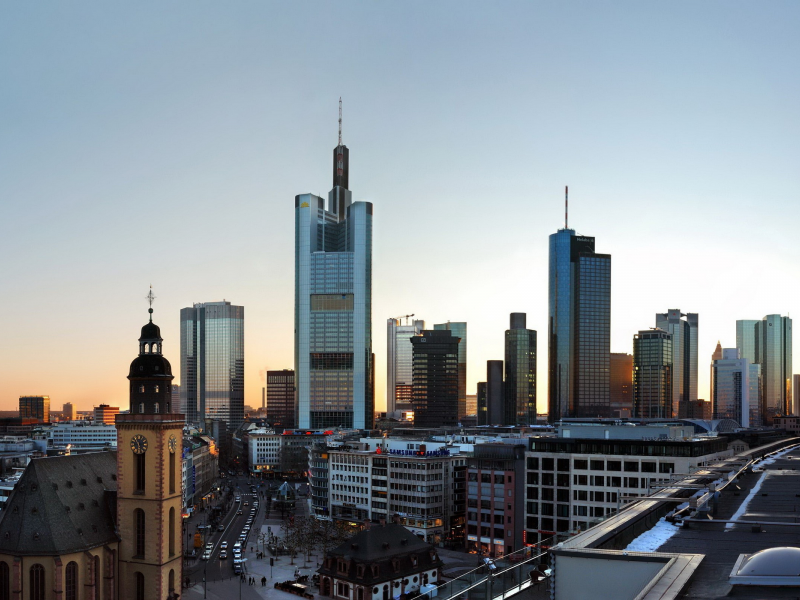 мегаполис, утро, небоскребы, франкфурт на майне, крыши, церковь, frankfurt am main