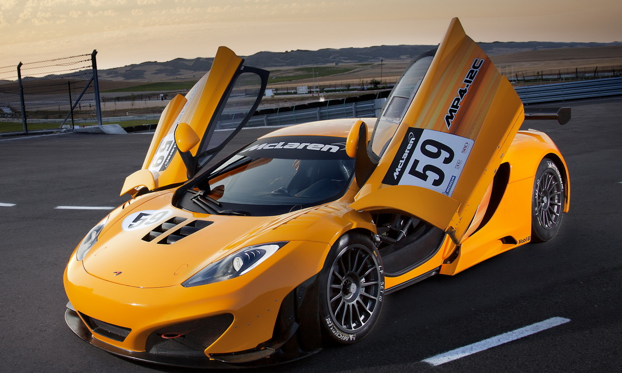 двери-бабочка, жёлтый, макларен, mclaren, yellow, gt3, mp4-12c, открытые двери