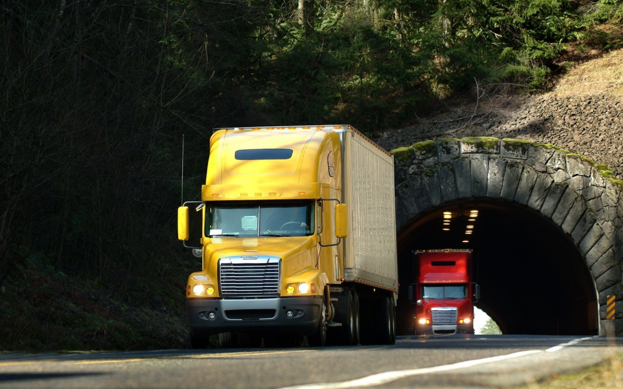 фура, freightliner, грузовик, дорога, truck, тунель, желтый, тягач, красный