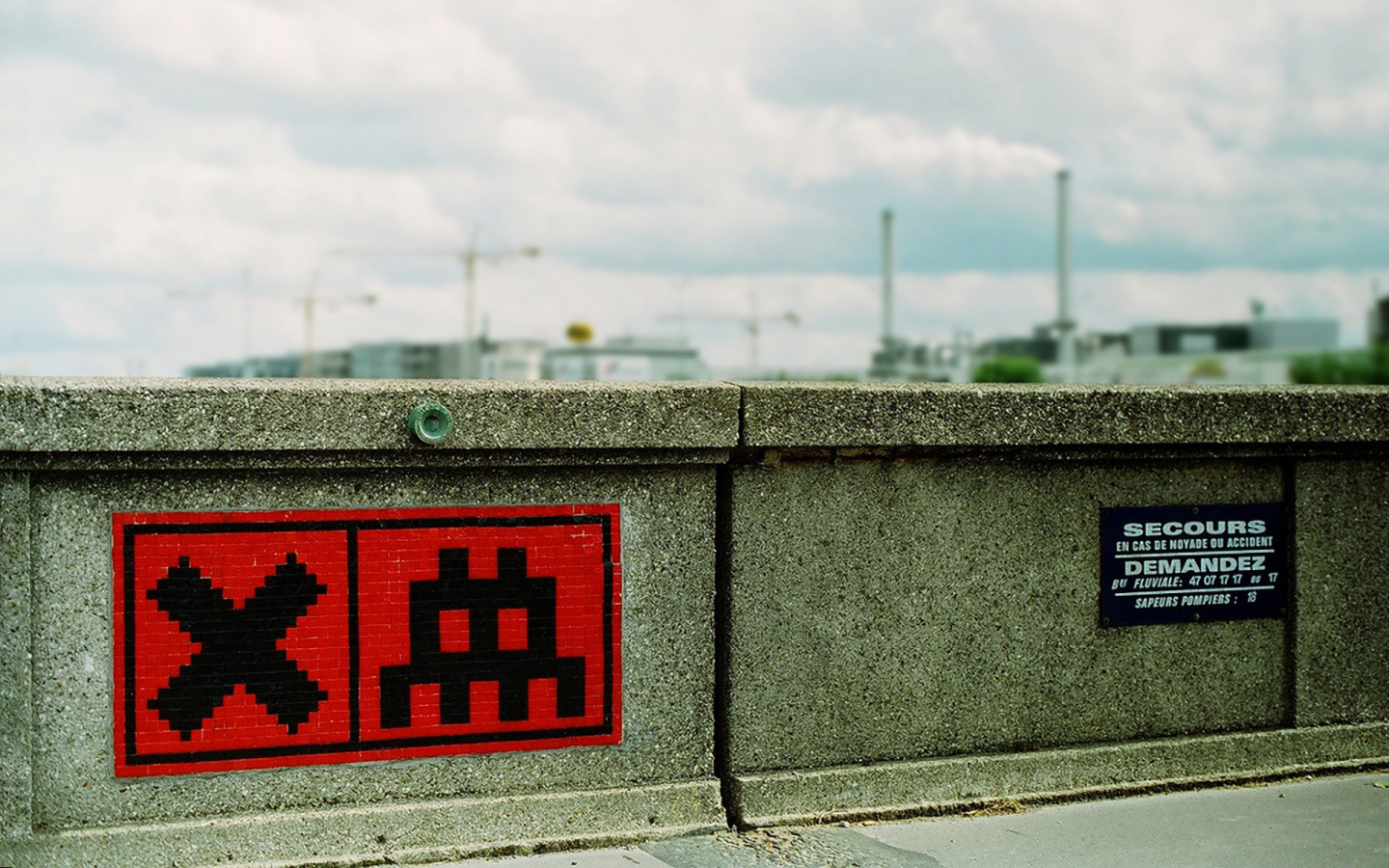 sign, red mosaic, streetart, spaceinvader