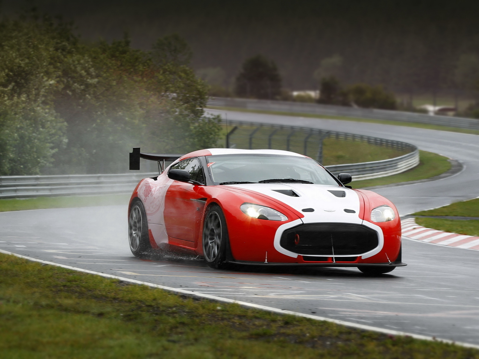 трек, aston martin, брызги, астон мартин, zagato, v12, nurburgring