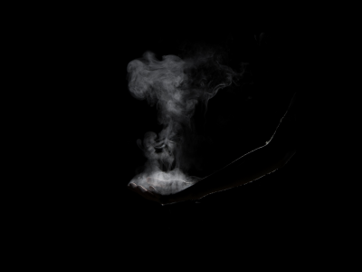черный фон, дым, рука