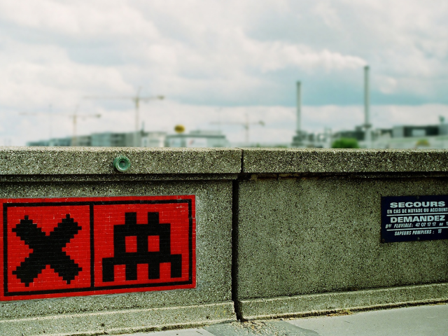 sign, red mosaic, streetart, spaceinvader
