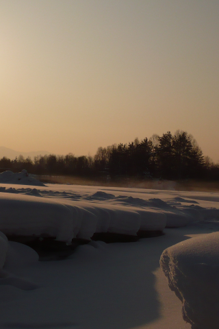 закат, зима, окраина, село, снег, река замерзшая