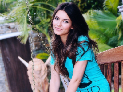 красотка, брюнетка, девушка, victoria justice, взгляд