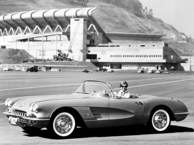 ретро, corvette, c1, аэродром, чёрнобелое, 1959-60, женьшина за рулём