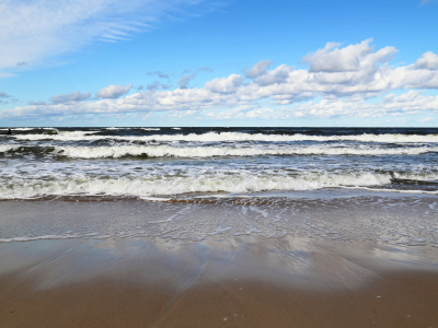 песок, море, берег, вода, лето, волны, пена, небо, ветер, пейзаж, облака, пляж, природа