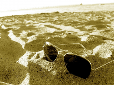 вода, sea, glasses, песок, очки, море, water, 1920x1080, макро, macro, пляж, солнце, beach, sun, sand