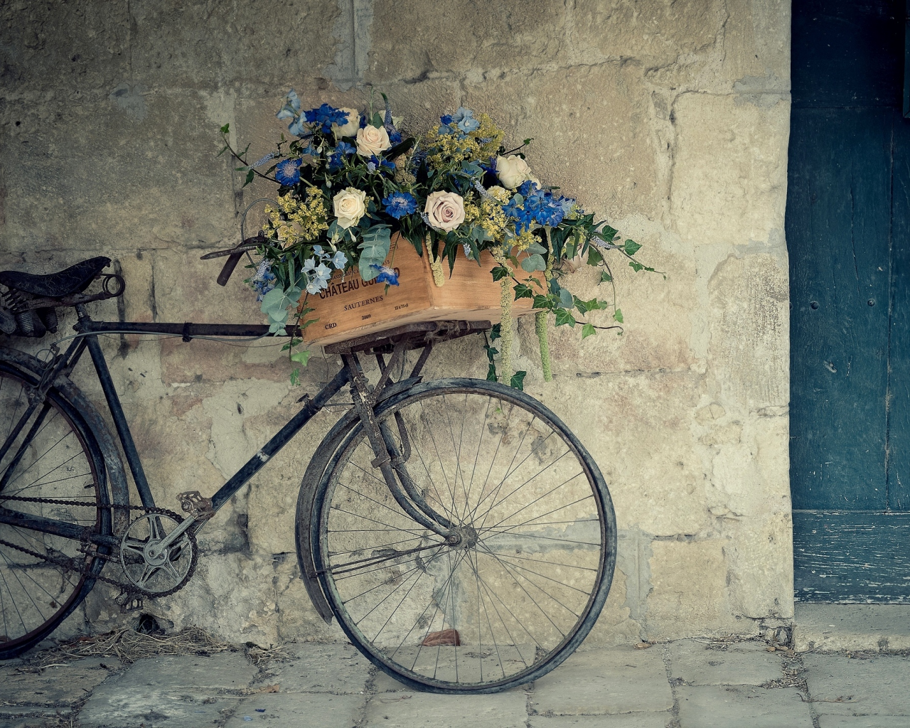 ящик, стена, велосипед, розы, цветы, корзина
