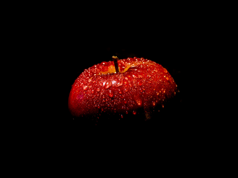  красное, яблоко, чёрный фон