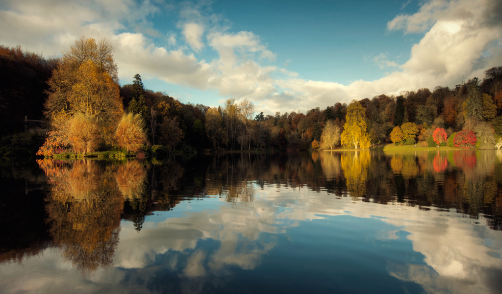 природа, небо, озеро, деревья, осень, отражения