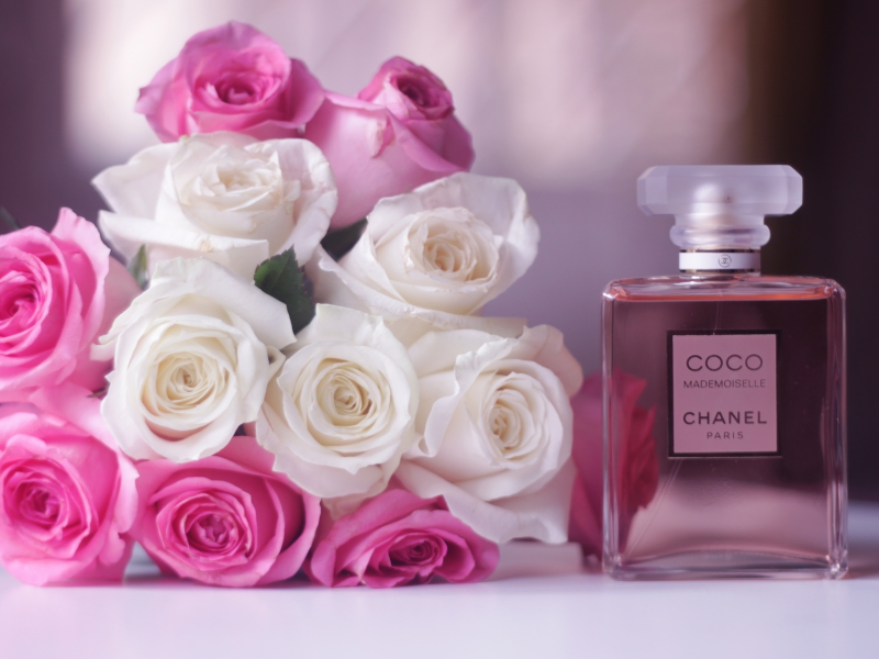 цветы, розы, розовые, chanel coco mademoiselle, белые, букет, парфюм